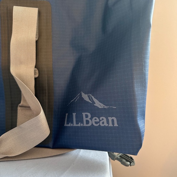 NWT LL Bean Adventure Pro Waterproof Duffle 60L in BLUE - Picture 6 of 12